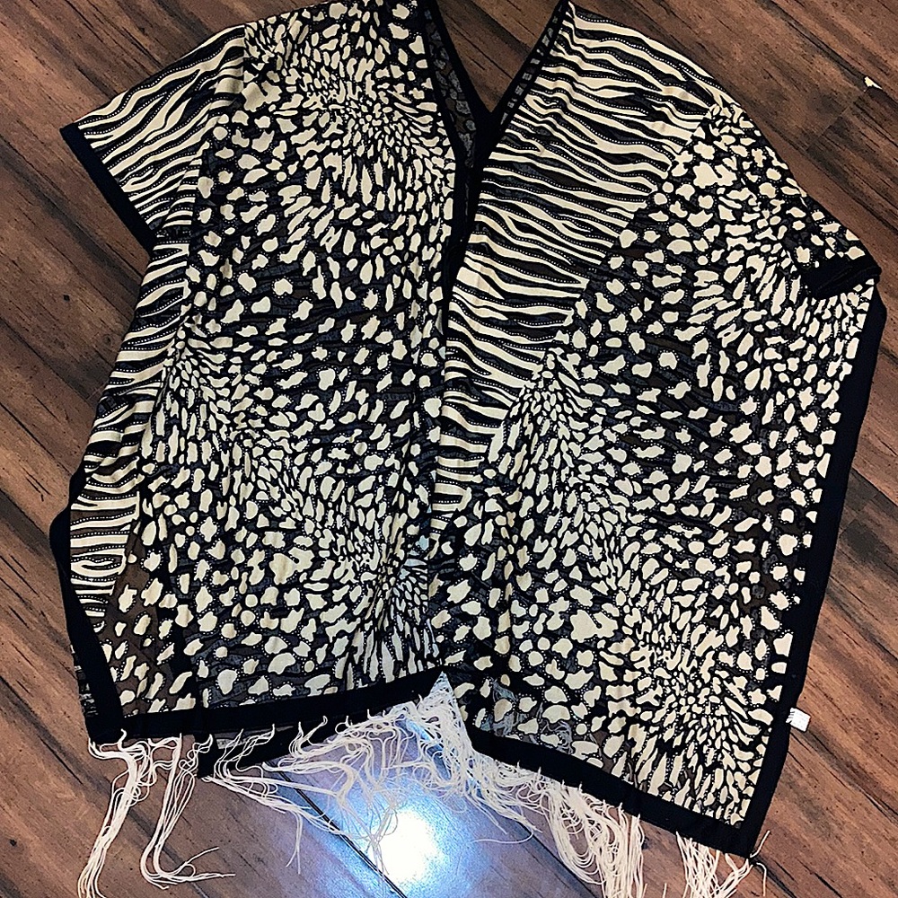 One Size Fits Most Jewlez Dreams Fringe Mixed Print Beaded Wrap Poncho